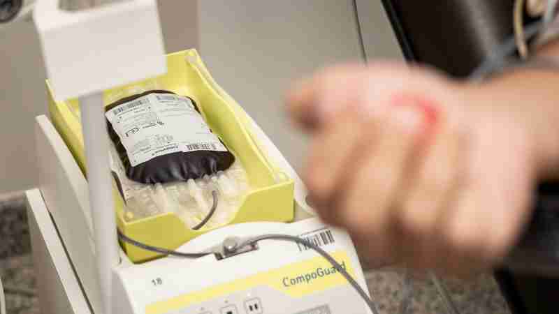 Close-up of blood collection equipment during a donation process in a medical facility., tags: für medizinische dringend blut - pexel